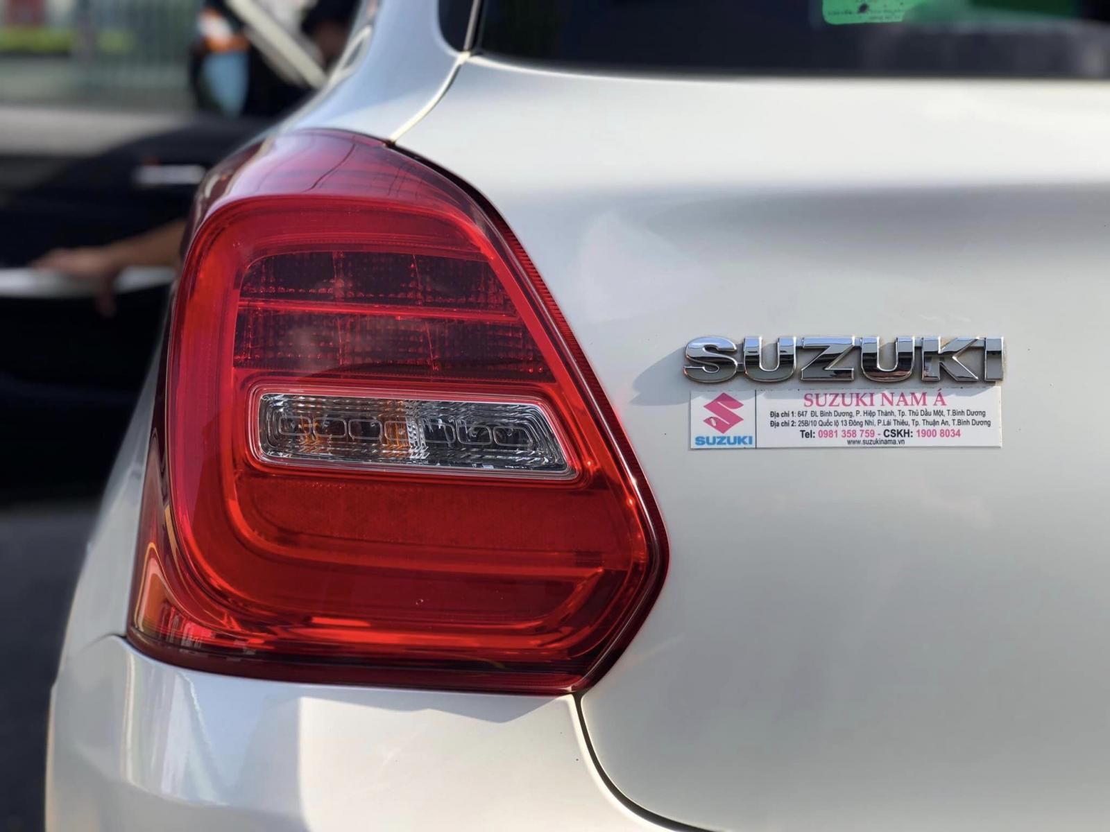 Suzuki Swift 2018 - Xe màu trắng giá ưu đãi