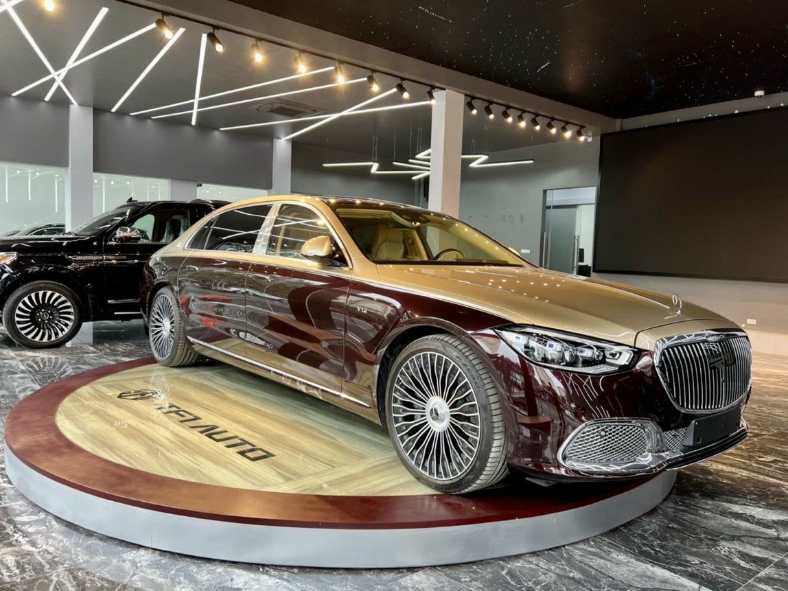 Mercedes-Maybach S 680 2022 - Ngoại thất đắt giá - Đỏ Rubelliot - Vàng KalahariGold Metallic