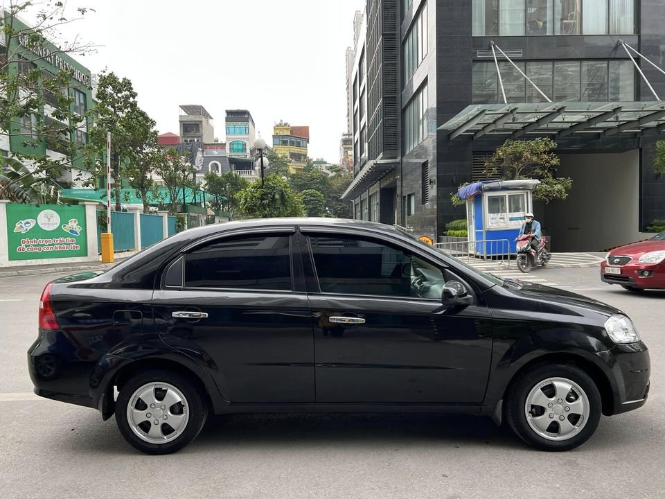 Daewoo Gentra 2009 - Xe màu đen