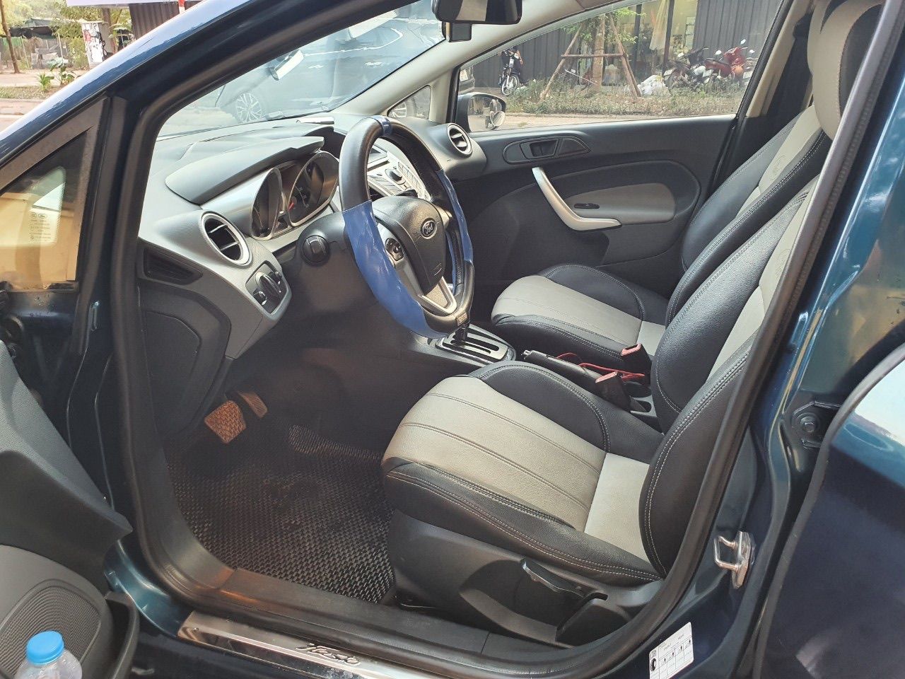 Ford Fiesta 2010 - Nhập khẩu, số tự động cần bán