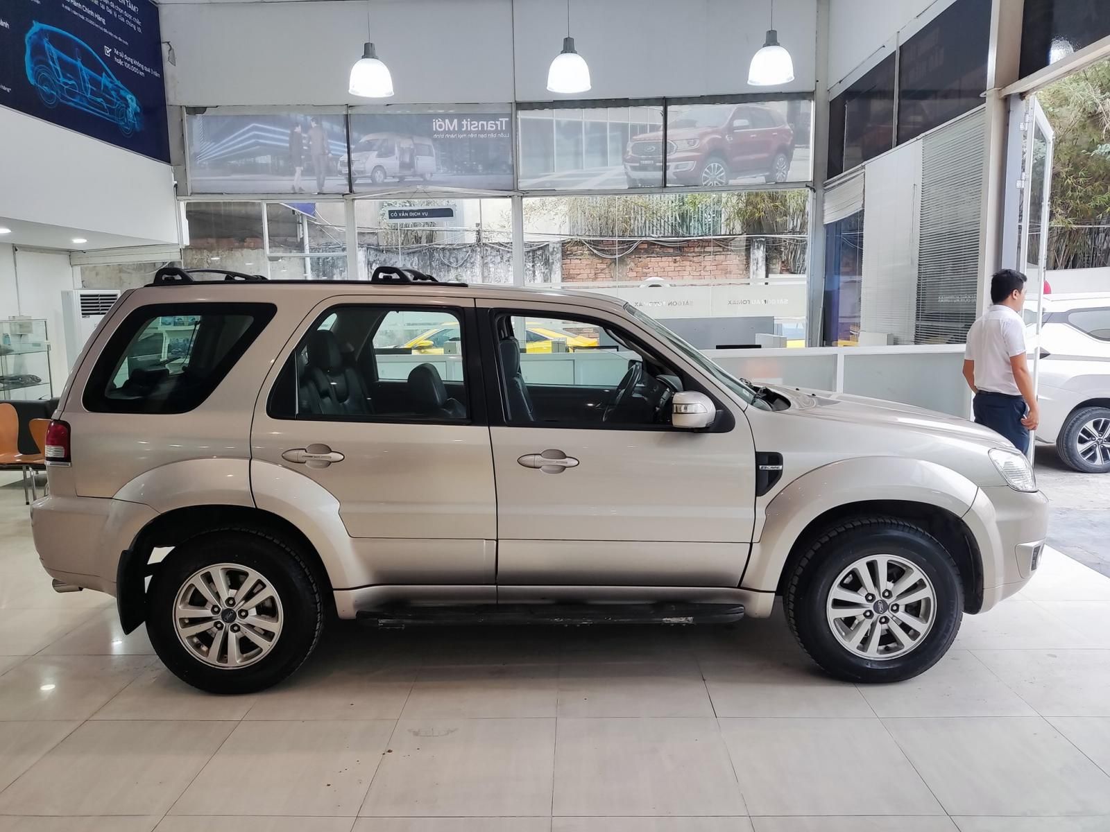 Ford Escape 2009 - Xe màu bạc, giá cực tốt