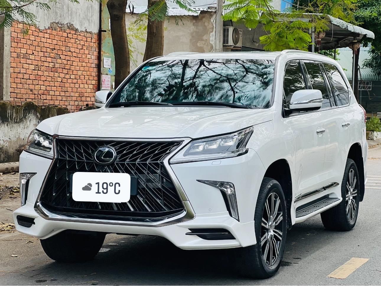 Lexus LX 570 2018 - Nhập Trung Đông