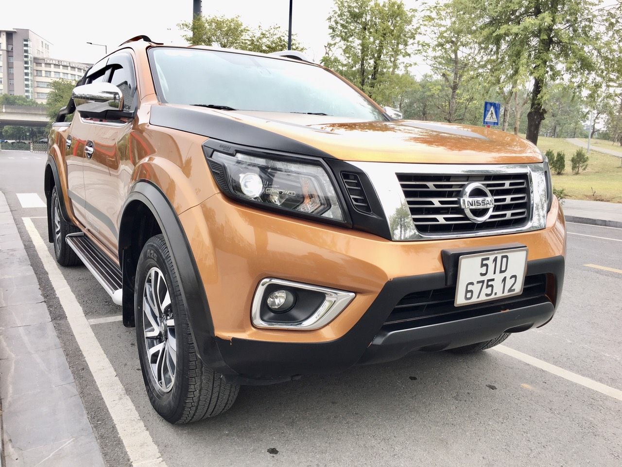 Nissan Navara 2020 - Xe màu nâu