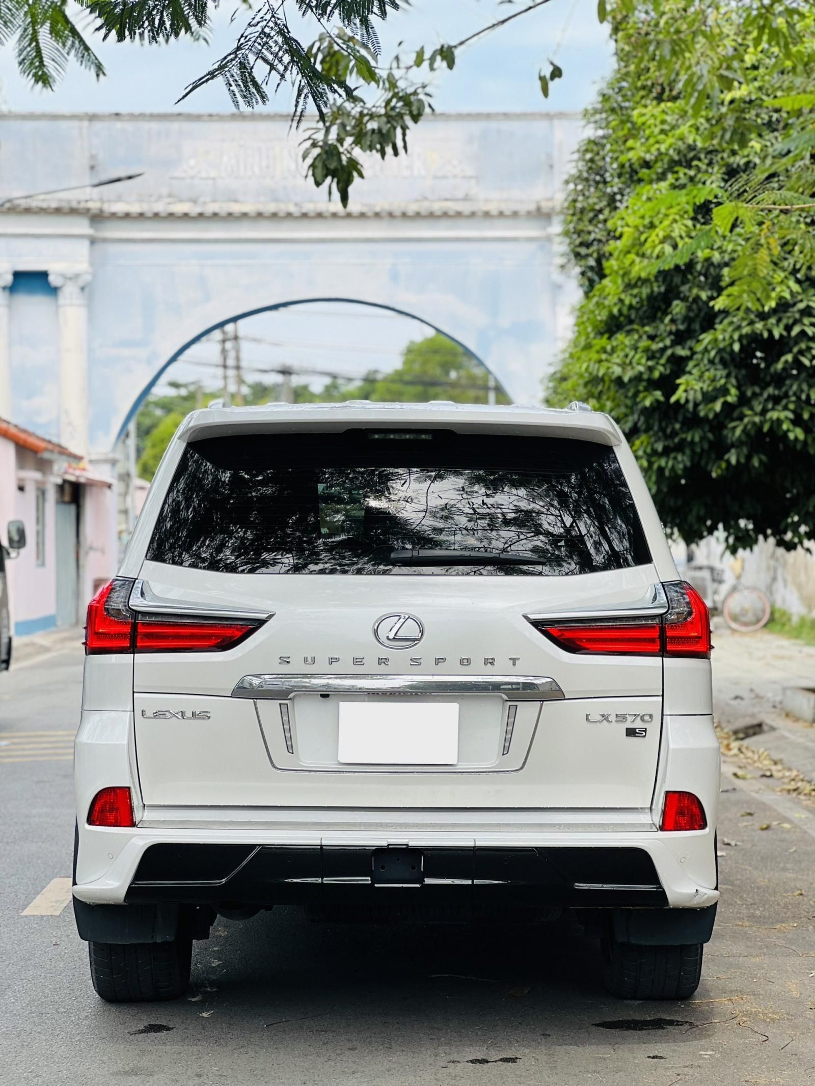 Lexus LX 570 2018 - Nhập Trung Đông