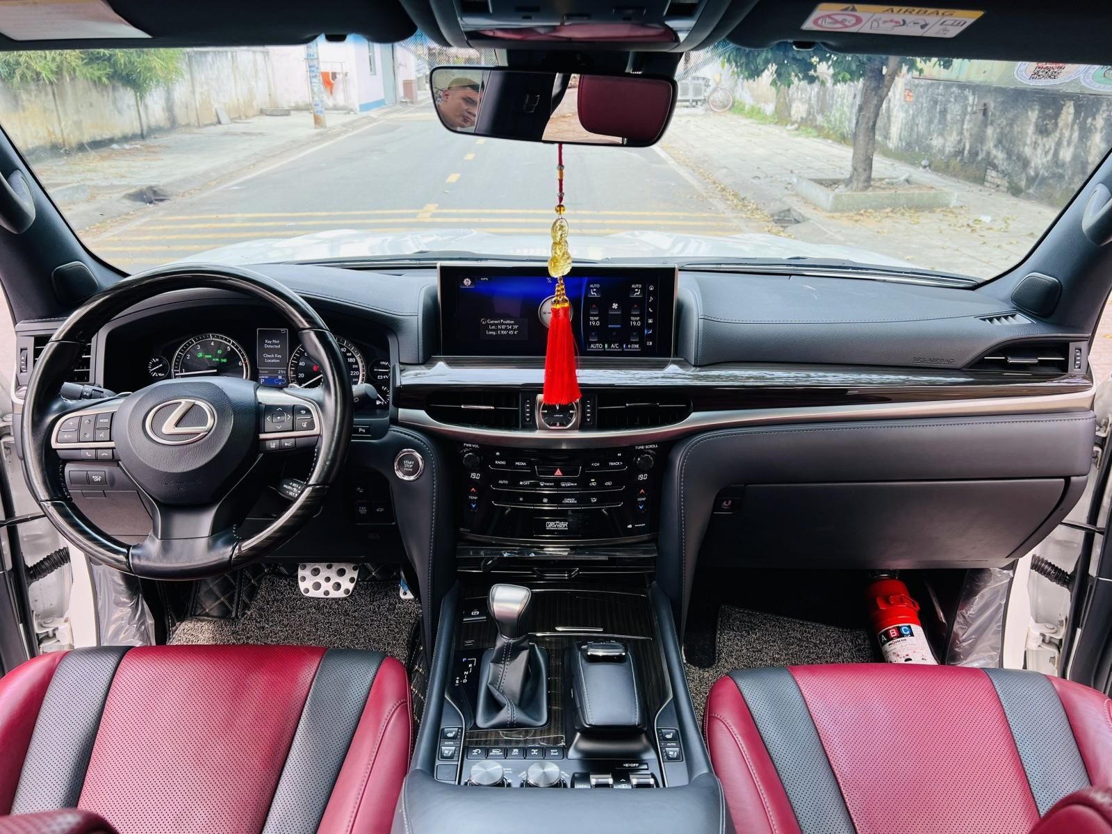 Lexus LX 570 2018 - Nhập Trung Đông
