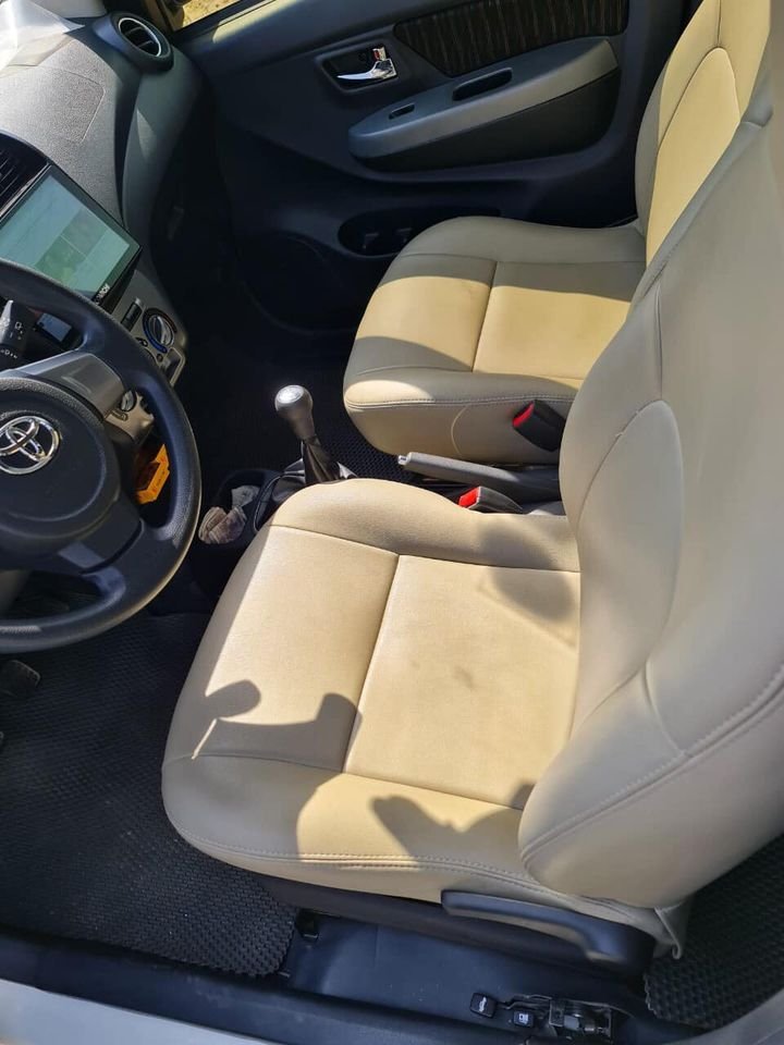 Toyota Wigo 2018 - Xe màu trắng, giá 285tr