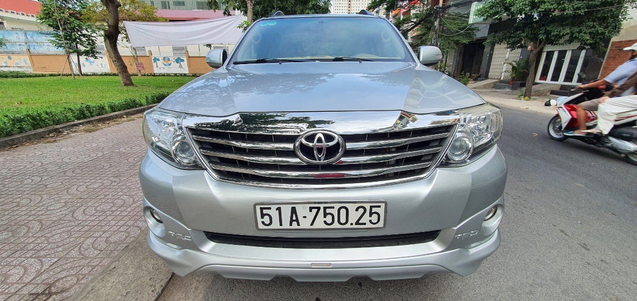 Toyota Fortuner 2014 - Mới 90%, chạy 86.000km