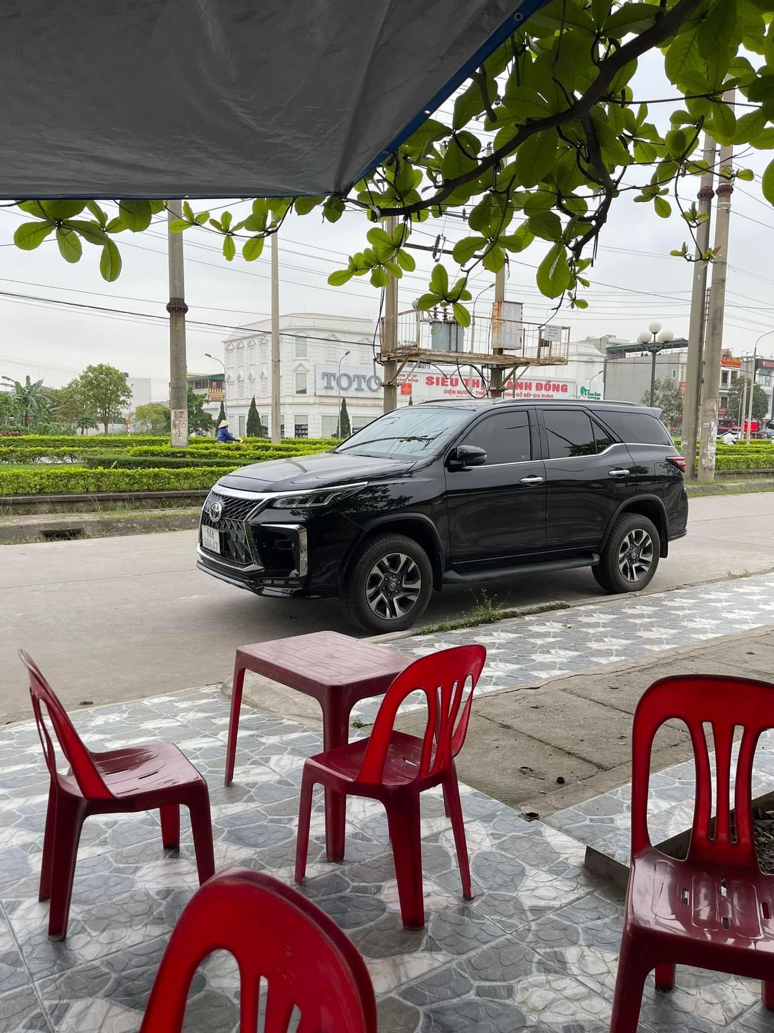 Toyota Fortuner 2021 - Màu đen chính chủ