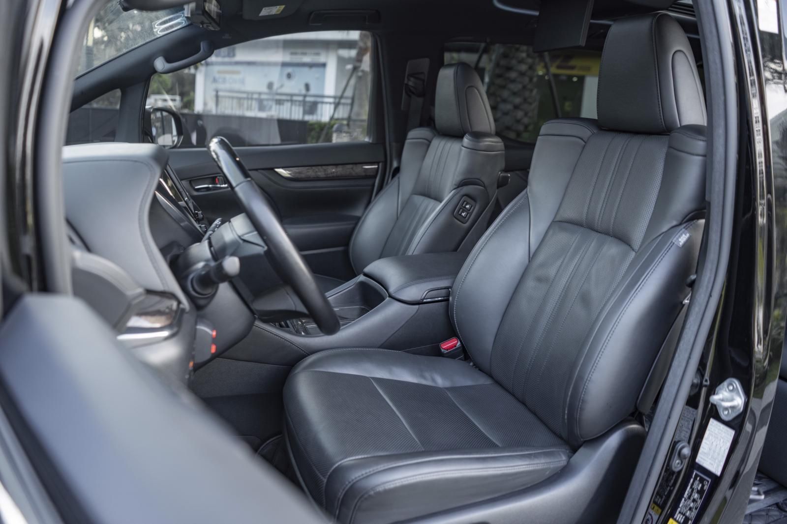 Toyota Alphard 2019 - Màu đen, xe nhập