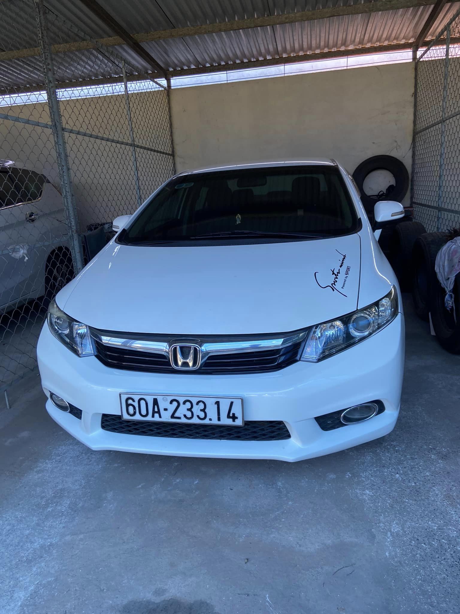 Honda Civic 2012 - Màu trắng số sàn giá hữu nghị