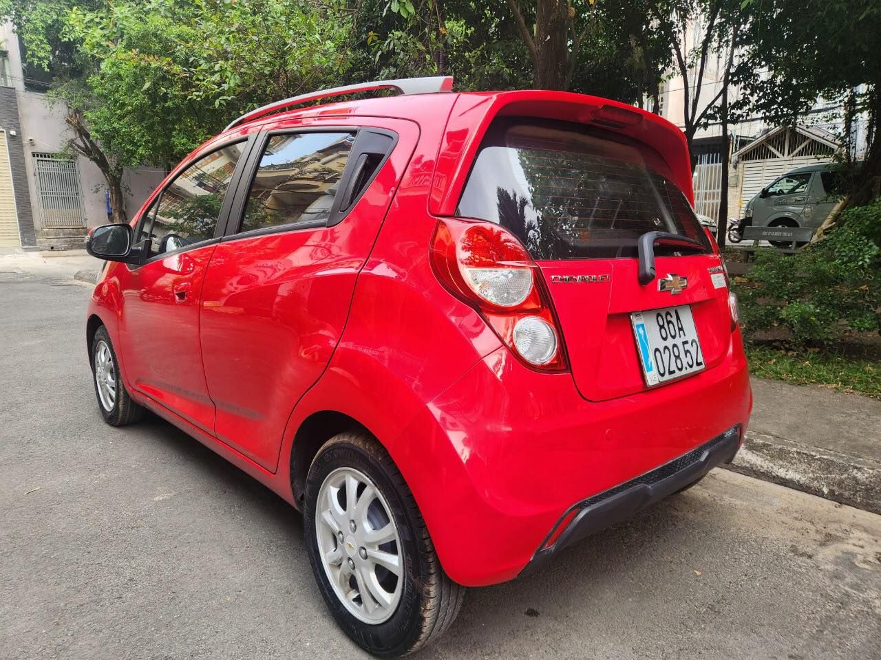 Chevrolet Spark 2014 - Cần bán xe auto, màu đỏ, gia đình sử dụng mới 95%