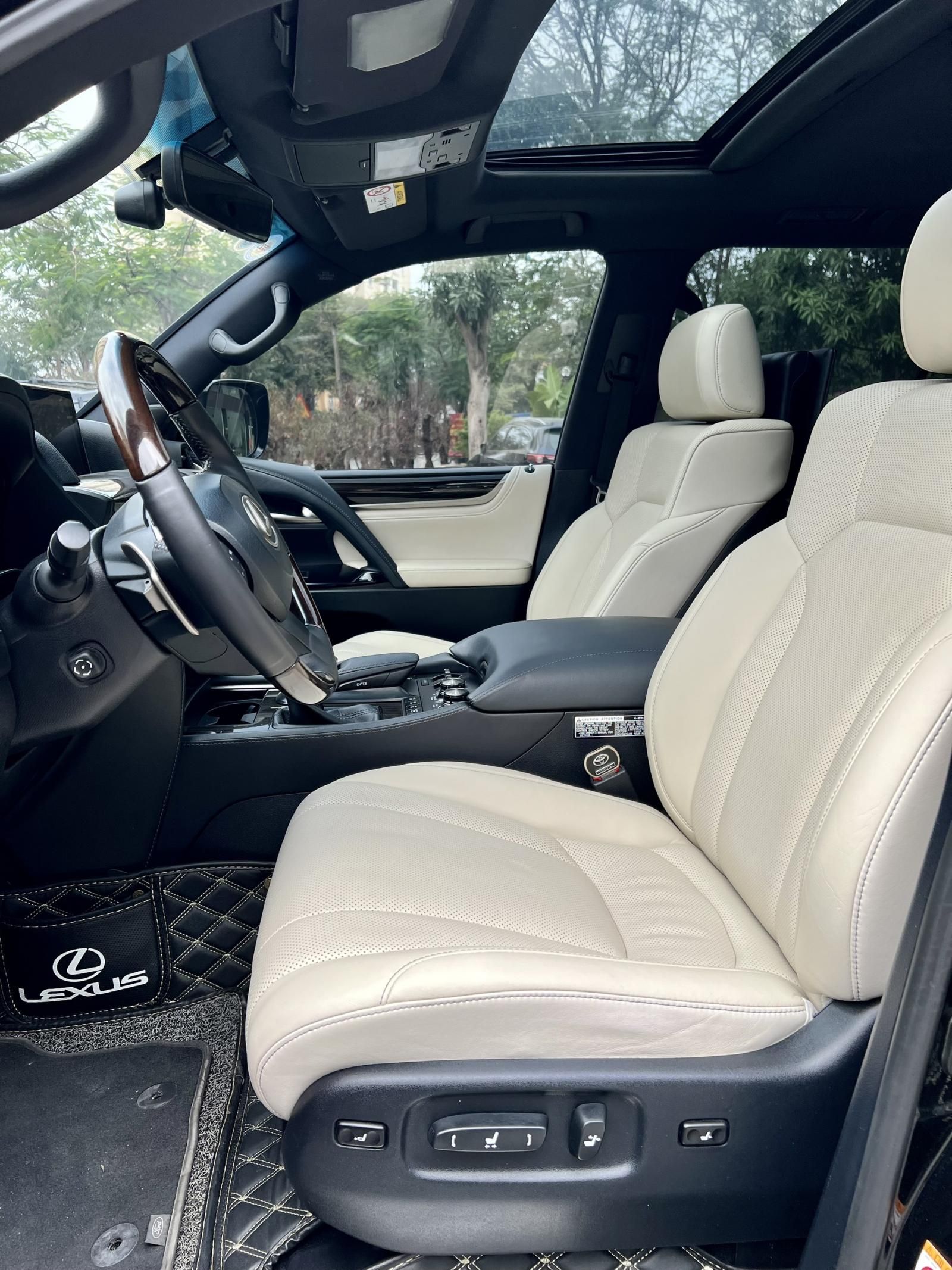 Lexus LX 570 2016 - Màu đen nội thất kem, 1 chủ từ đầu