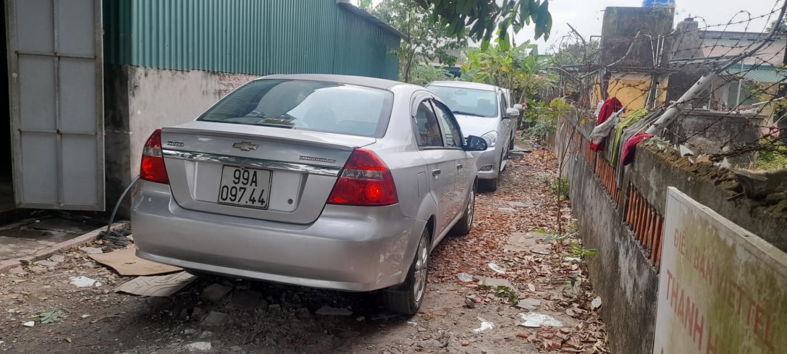 Chevrolet Aveo 2015 - Bán xe ô tô bản đủ 1.5 số sàn