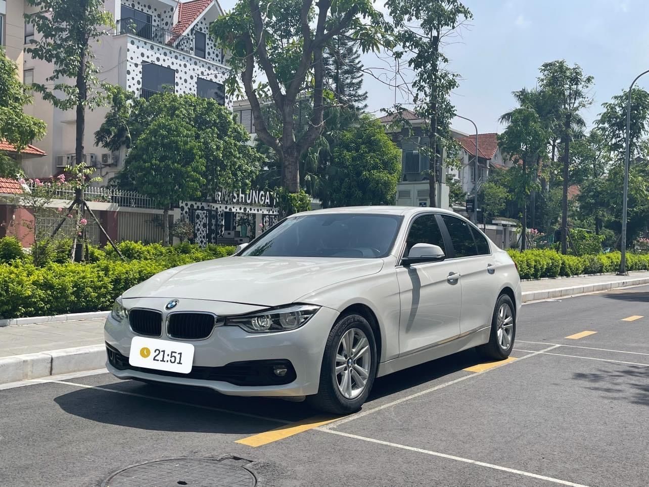 BMW 320i 2015 - Xe ít sử dụng, giá tốt 760tr