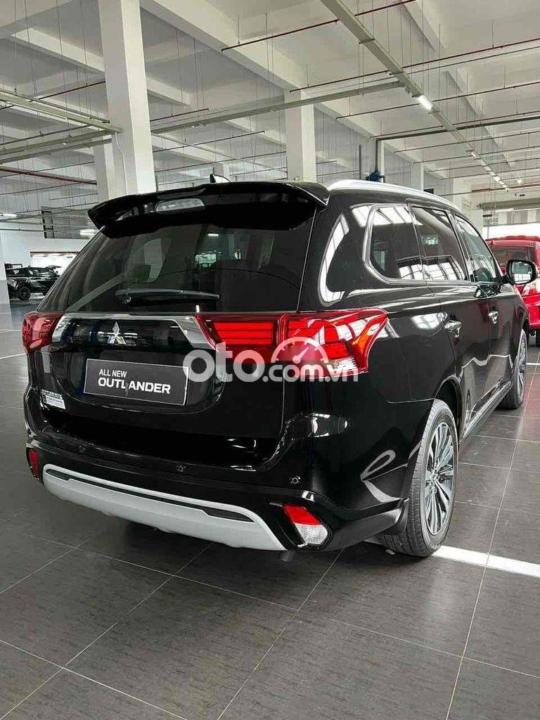 Mitsubishi Outlander  chưa lăn bánh 2022 - Outlander chưa lăn bánh