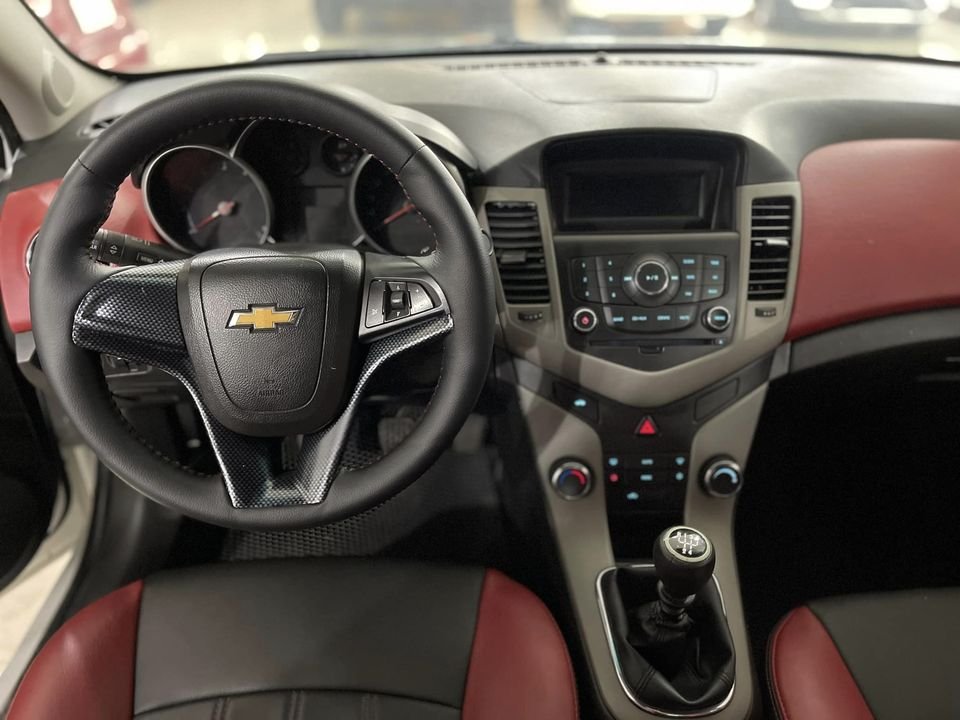 Chevrolet Cruze 2016 - Màu trắng, số sàn