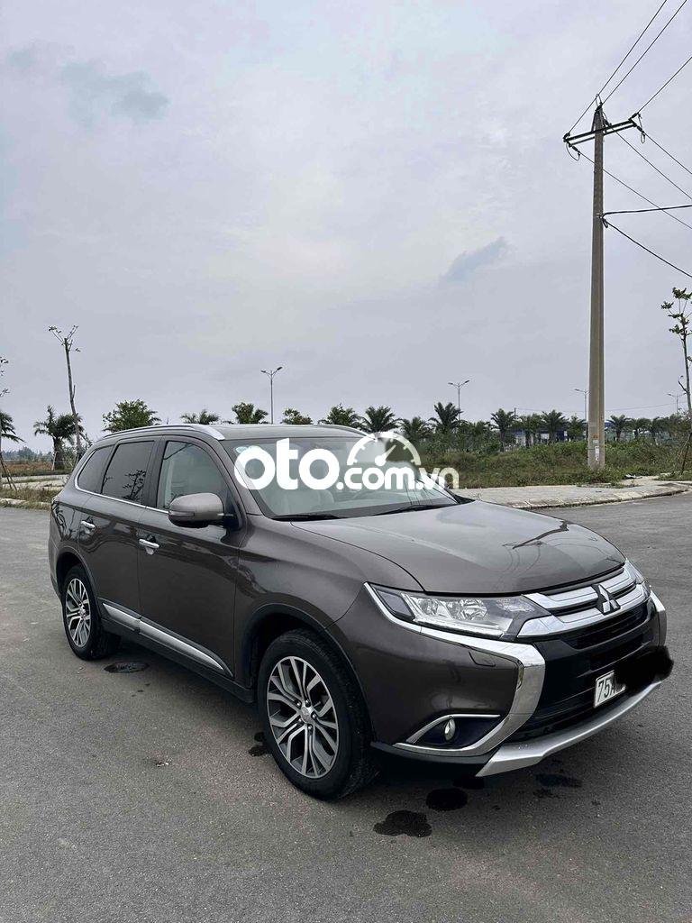 Mitsubishi Outlander Bán xe gia đình 7 chỗ   2018 2018 - Bán xe gia đình 7 chỗ Mitsubishi Outlander 2018