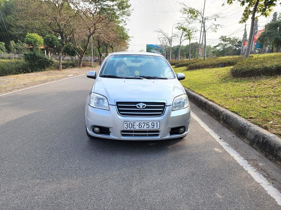 Daewoo Gentra 2009 - Màu bạc số sàn