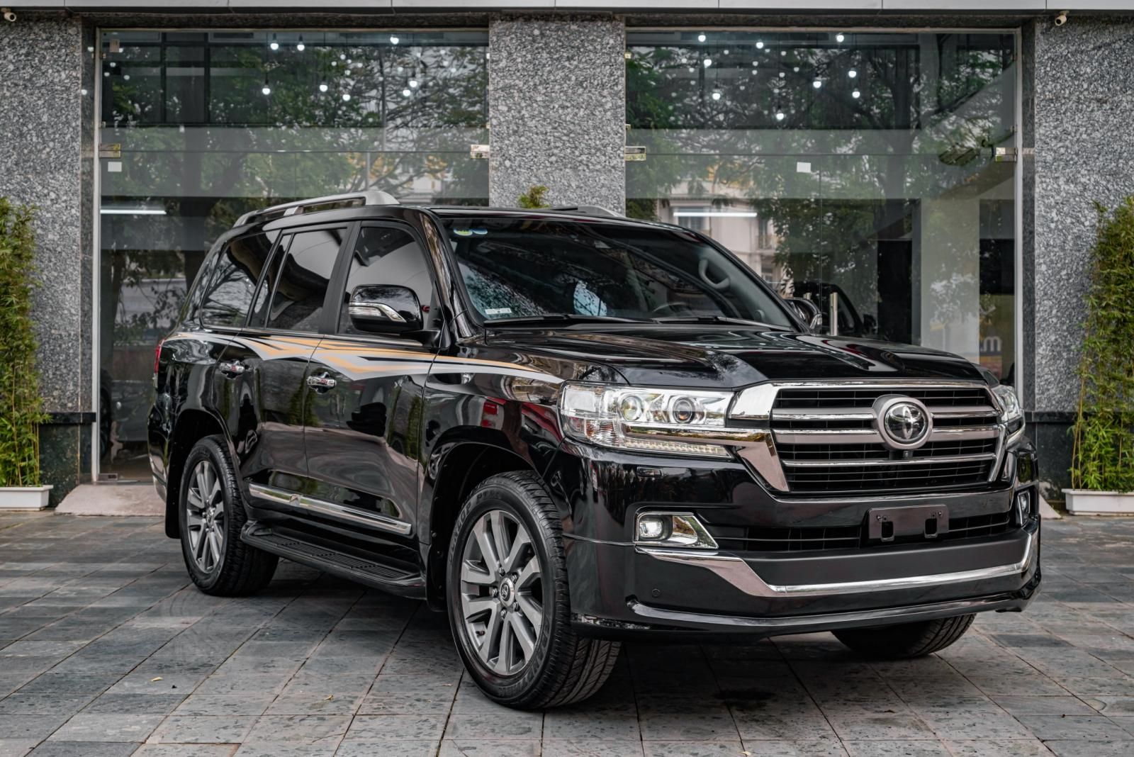 Toyota Land Cruiser 2018 - Phiên bản nhập Trung Đông, full kịch option