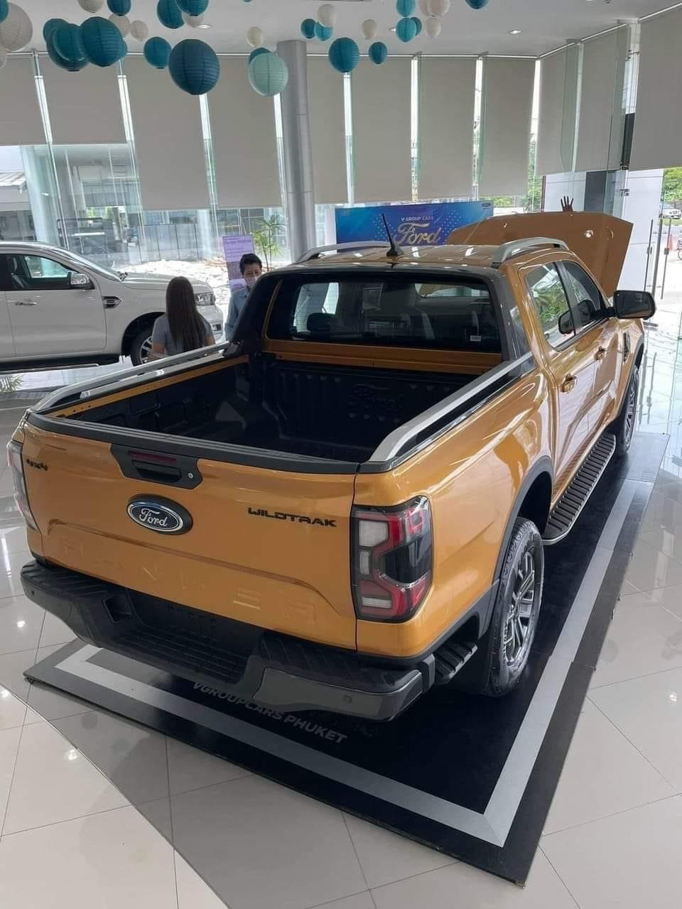 Ford Ranger 2022 - Tặng nắp thùng - Bảo hiểm thân vỏ - Giao xe ngay