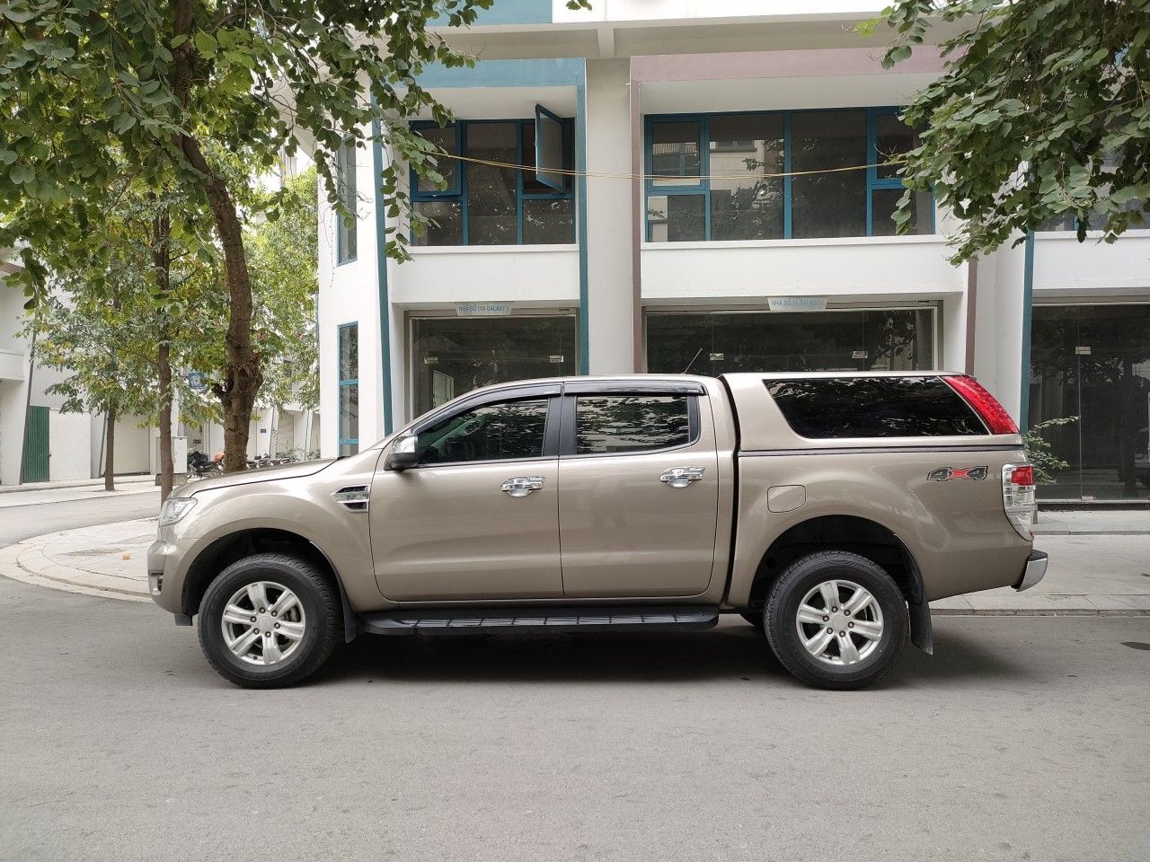 Ford Ranger 2018 - Đăng ký 12/2019 màu vàng cát cực đẹp, 1 chủ sử dụng cẩn thận