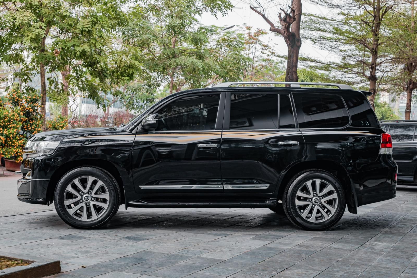 Toyota Land Cruiser 2018 - Nhập Trung Đông, phiên bản đầy đủ phụ kiện