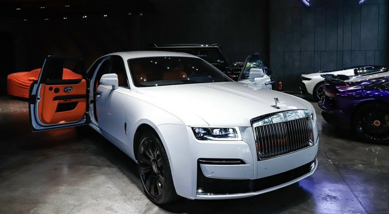 Rolls-Royce Ghost 2022 - Nội thất phong cách Hermes, chưa qua sử dụng sẵn giao ngay