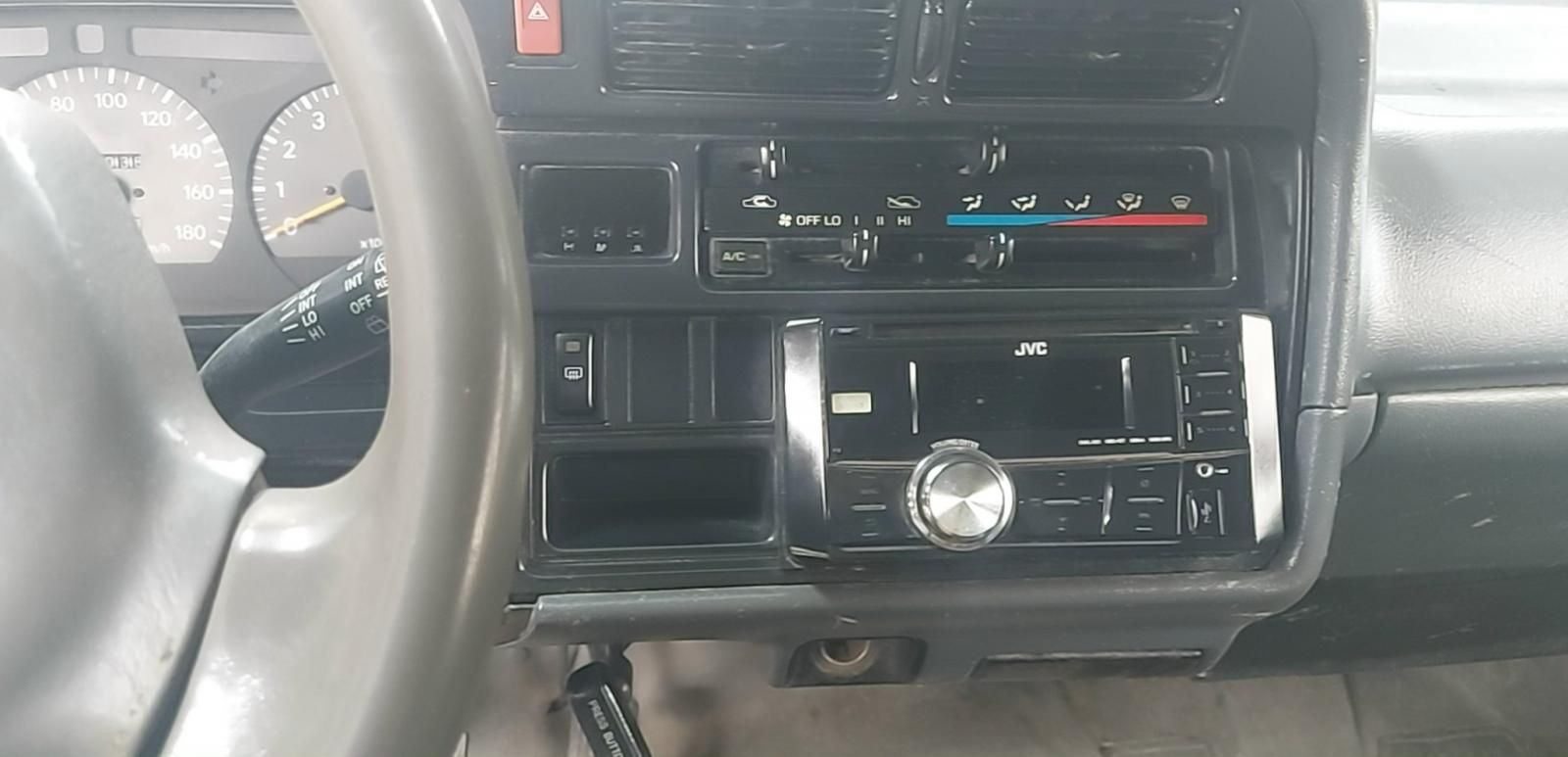 Toyota Hiace 2003 - Xe đi cực mướt, động cơ, hộp số nguyên bản