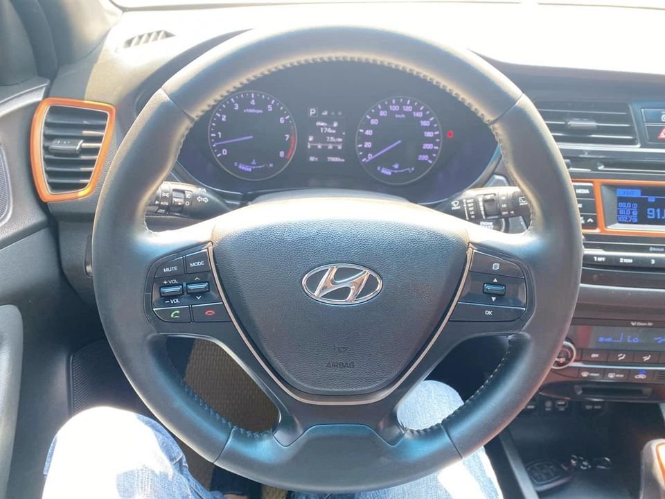 Hyundai i20 Active 2015 - Màu đỏ, nhập khẩu, 399tr