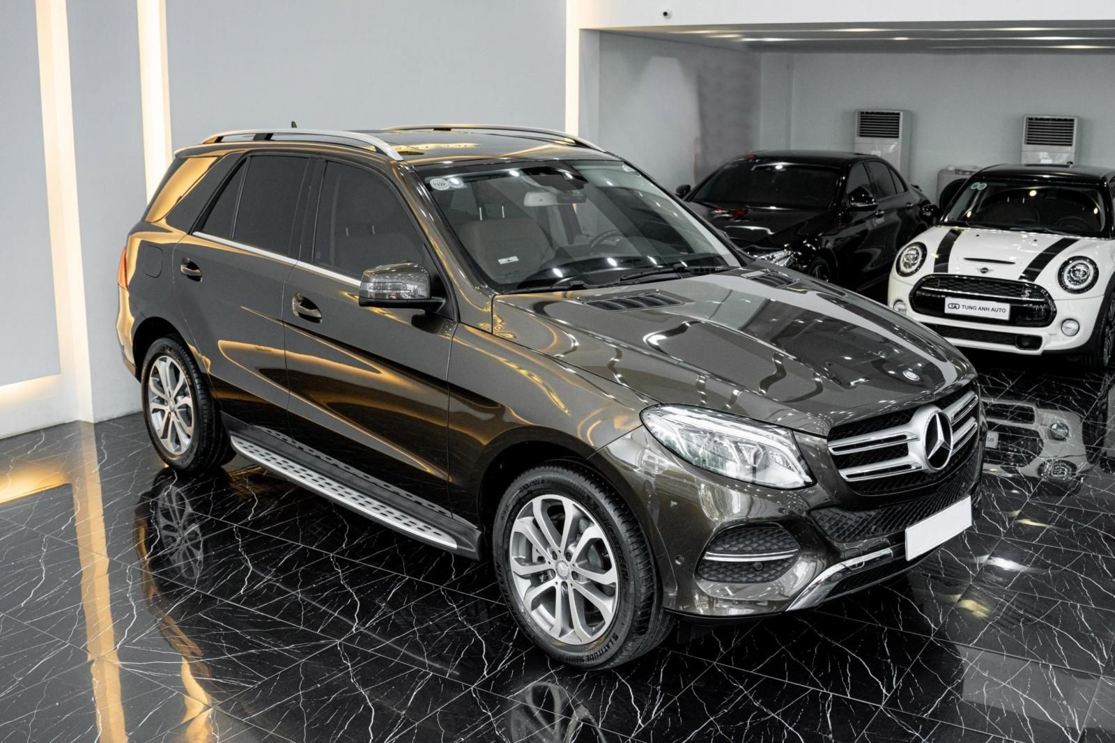 Mercedes-Benz GLE 400 2015 - Giá xe là 1 tỷ 739 triệu