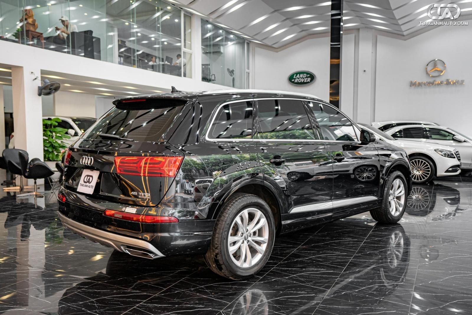 Audi Q7 2018 - Biển thành phố