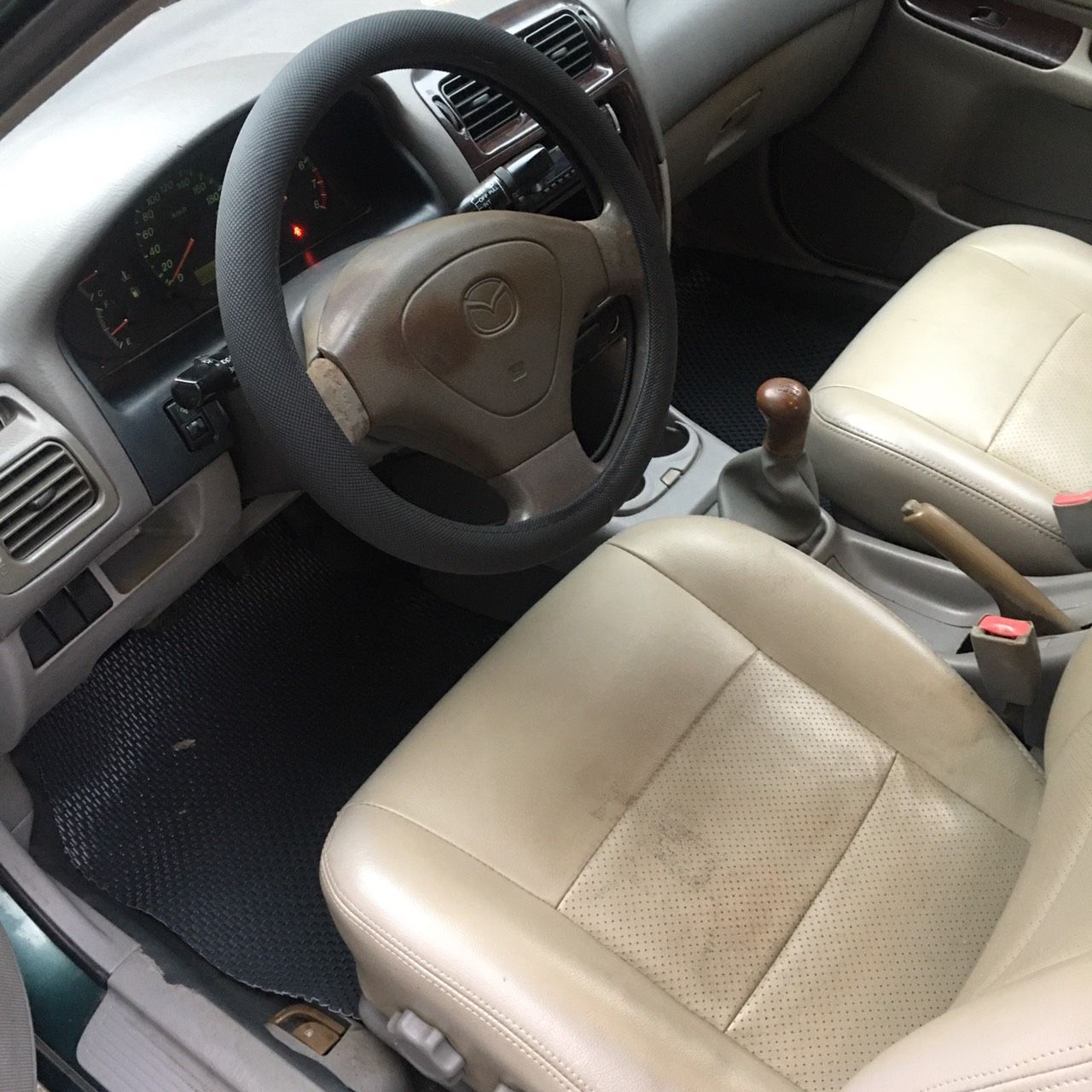 Mazda 626 2001 - Xe màu xanh lam 