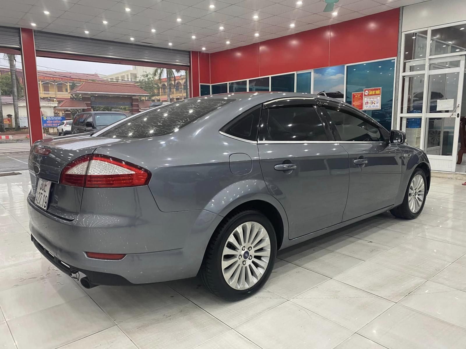 Ford Mondeo 2010 - Màu xám, 280 triệu