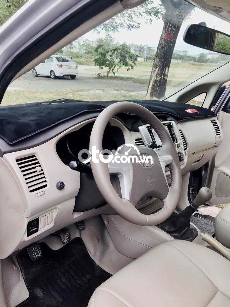 Toyota Innova   E 2015 - Toyota Innova E