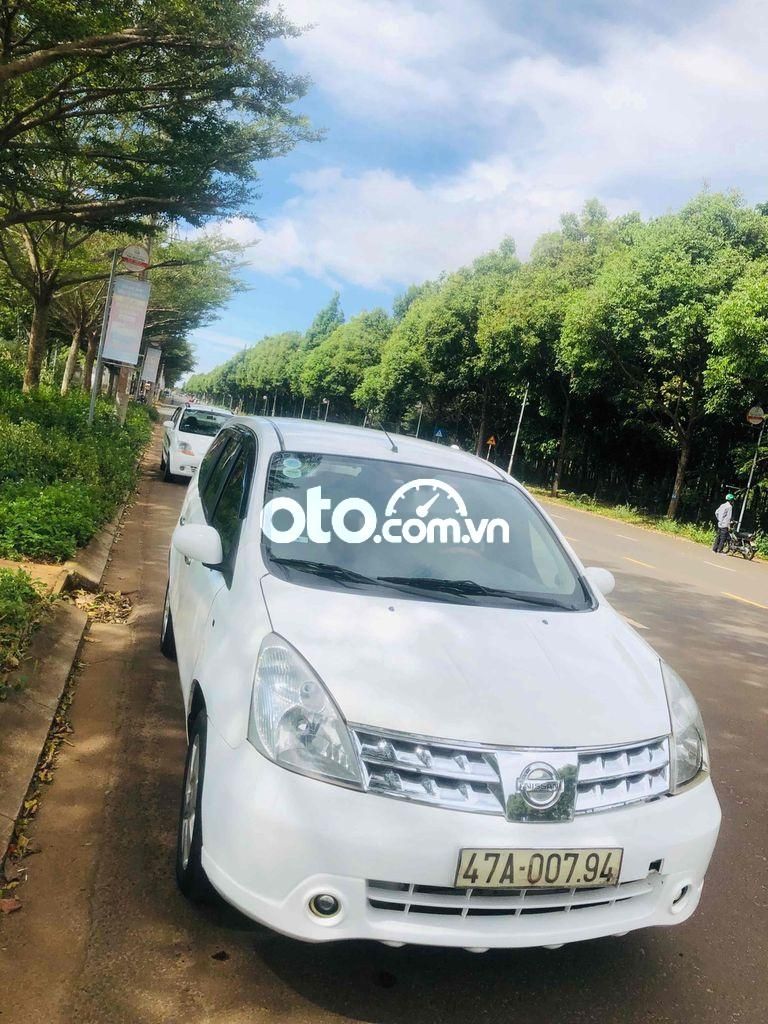 Nissan Grand livina  livina 7 chổ 2011 - nissan livina 7 chổ