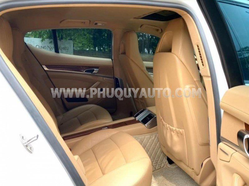 Porsche Panamera 2011 - Màu trắng, nhập khẩu số tự động