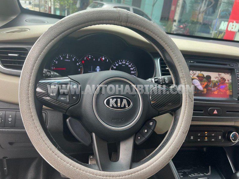 Kia Rondo 2017 - Màu đen