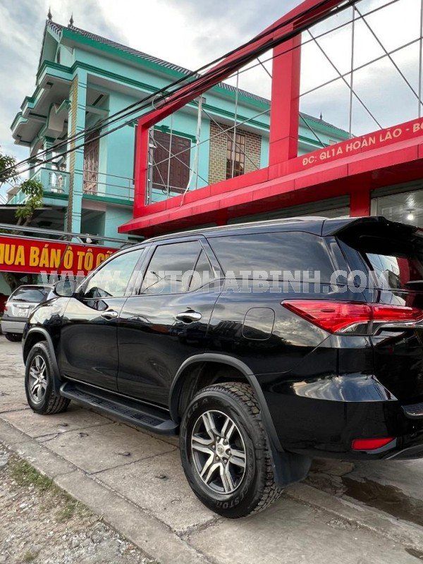 Toyota Fortuner 2018 - Màu đen, xe nhập