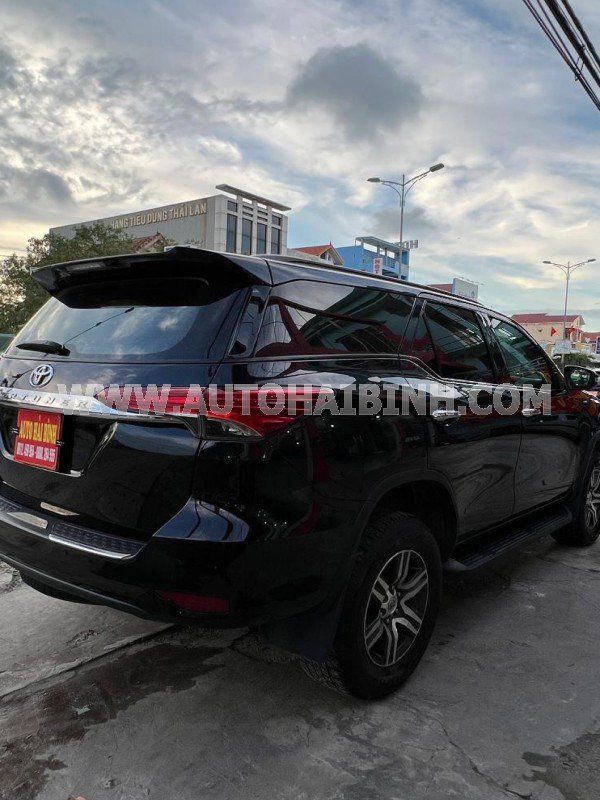 Toyota Fortuner 2018 - Màu đen, xe nhập