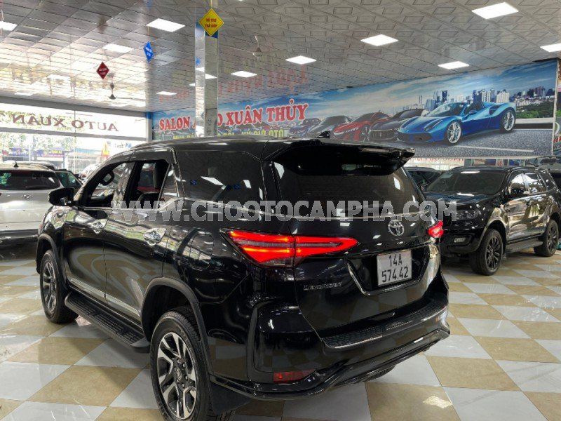 Toyota Fortuner 2021 - Màu đen số tự động