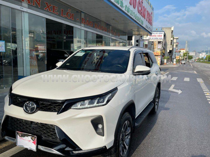 Toyota Fortuner 2020 - Màu trắng