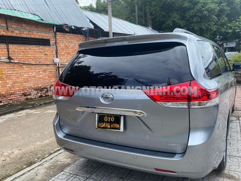 Toyota Sienna 2011 - Sơn zin cả xe - Chất xe cực đẹp