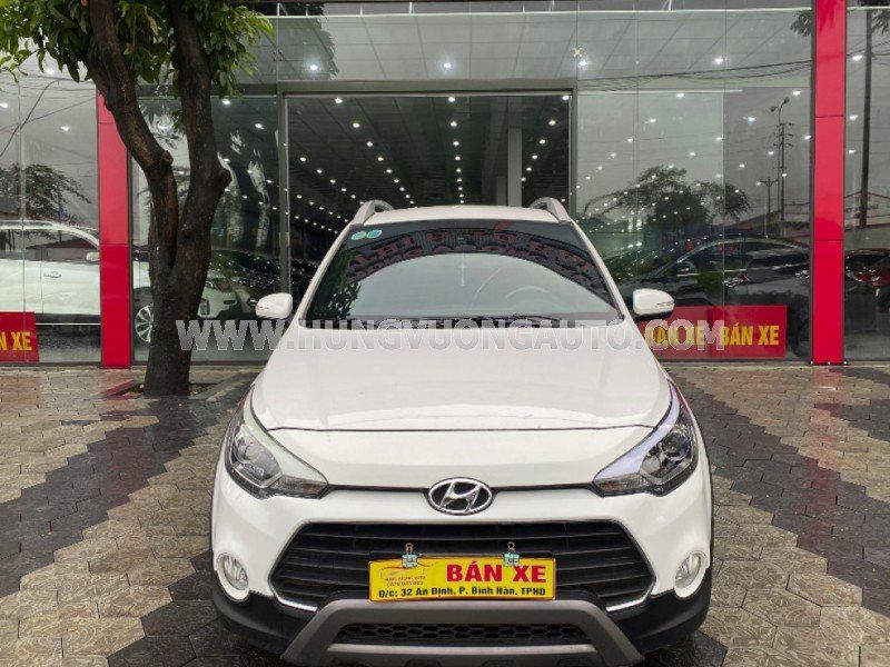 Hyundai i20 Active 2016 - Màu trắng, xe nhập