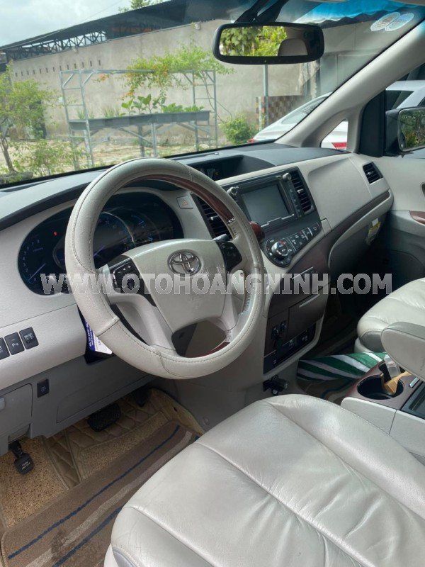 Toyota Sienna 2011 - Sơn zin cả xe - Chất xe cực đẹp