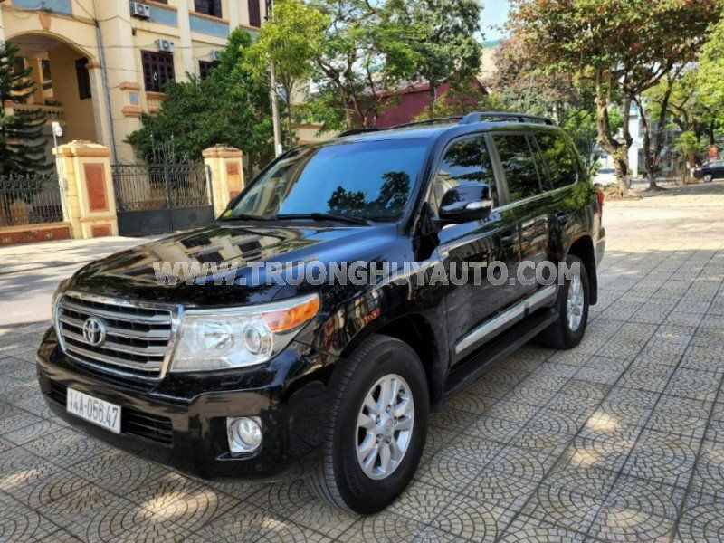 Toyota Land Cruiser 2012 - Màu đen, nhập khẩu nguyên chiếc