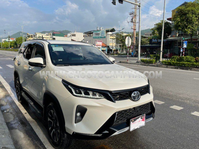 Toyota Fortuner 2020 - Màu trắng