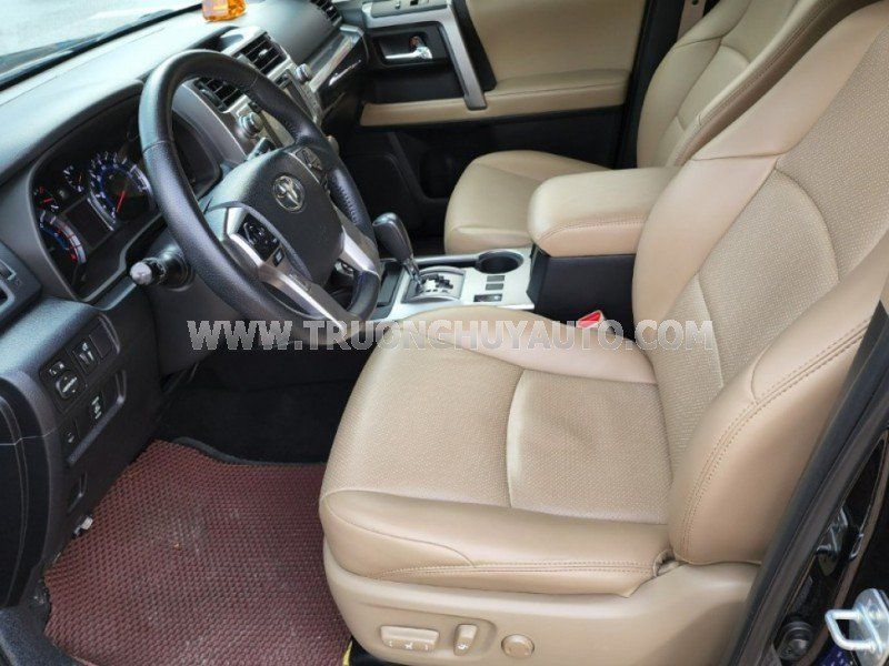 Toyota 4 Runner 2015 - Màu đen, nhập khẩu