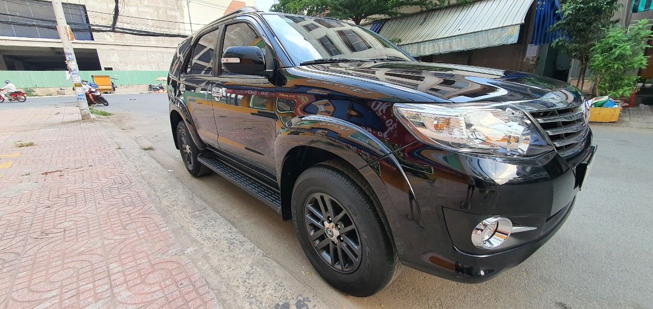 Toyota Fortuner 2015 - Mới 90%, chạy 46.000km