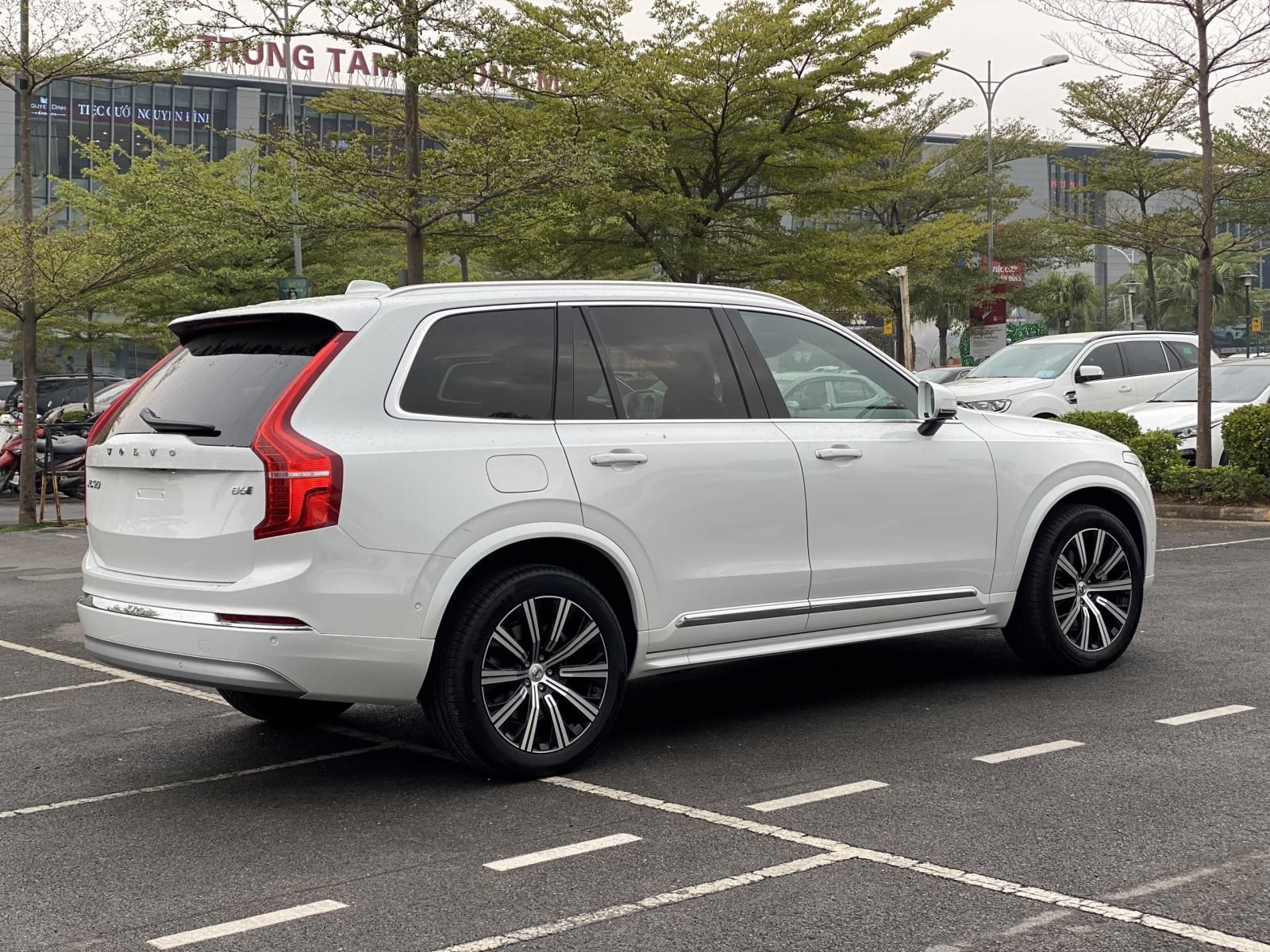 Volvo XC90 2022 - Nhập khẩu nguyên chiếc - Tặng 2 năm bảo hiểm, 3 năm bảo dưỡng và voucher 10 triệu