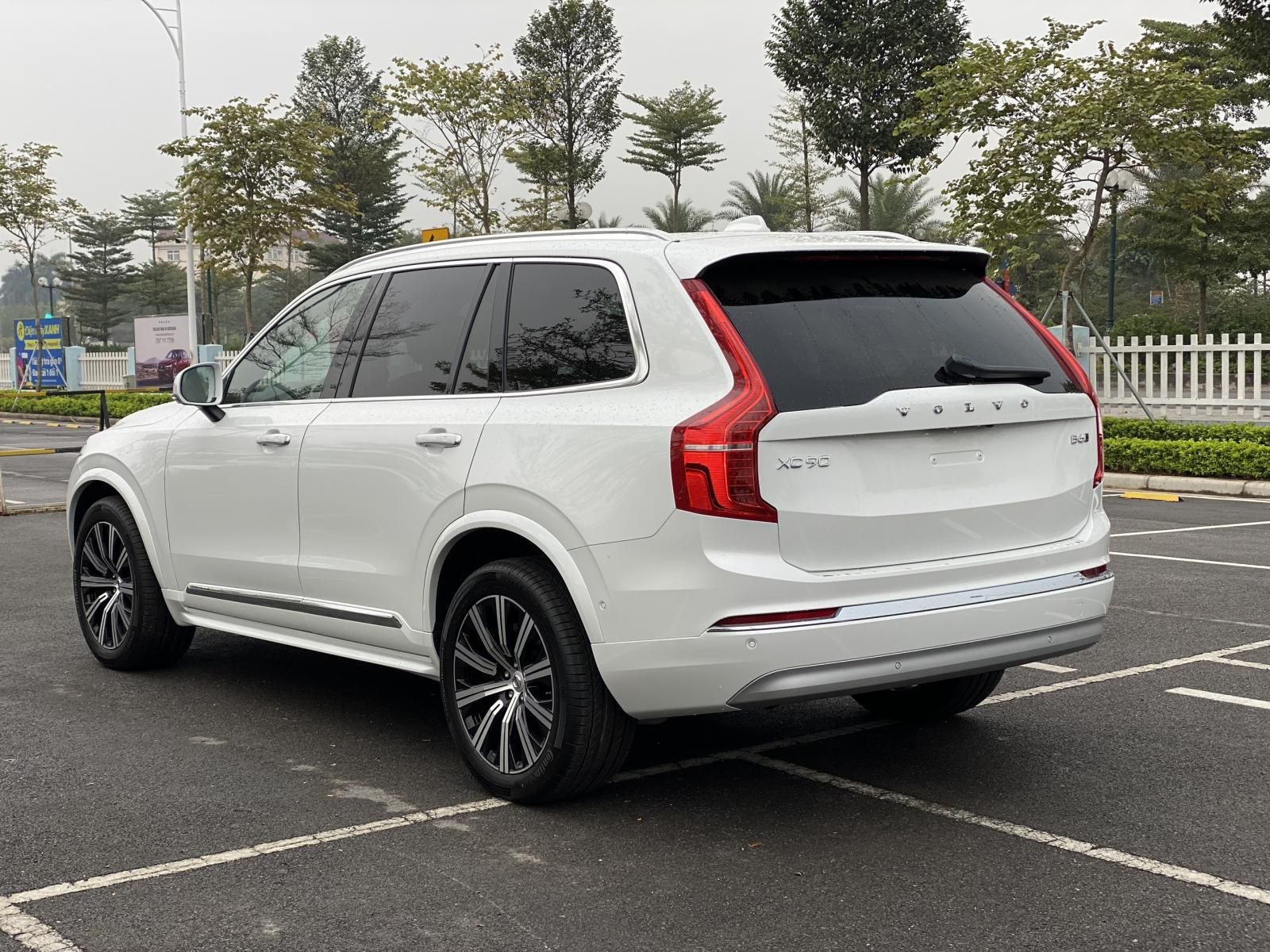 Volvo XC90 2022 - Nhập khẩu nguyên chiếc - Tặng 2 năm bảo hiểm, 3 năm bảo dưỡng và voucher 10 triệu